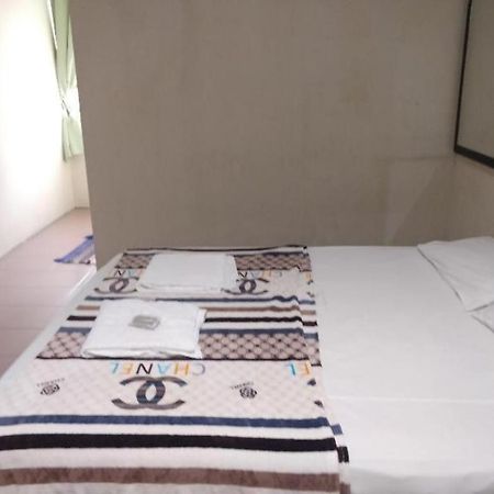 Spot On 89907 Motel Impian Seri Manjung Exteriör bild