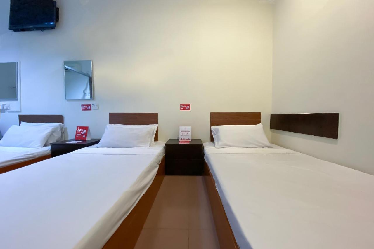 Spot On 89907 Motel Impian Seri Manjung Exteriör bild