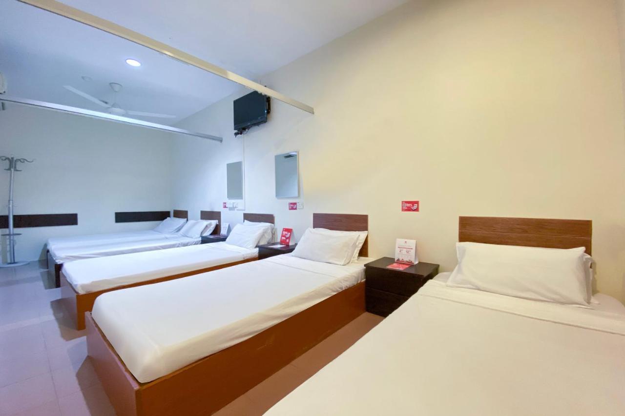 Spot On 89907 Motel Impian Seri Manjung Exteriör bild