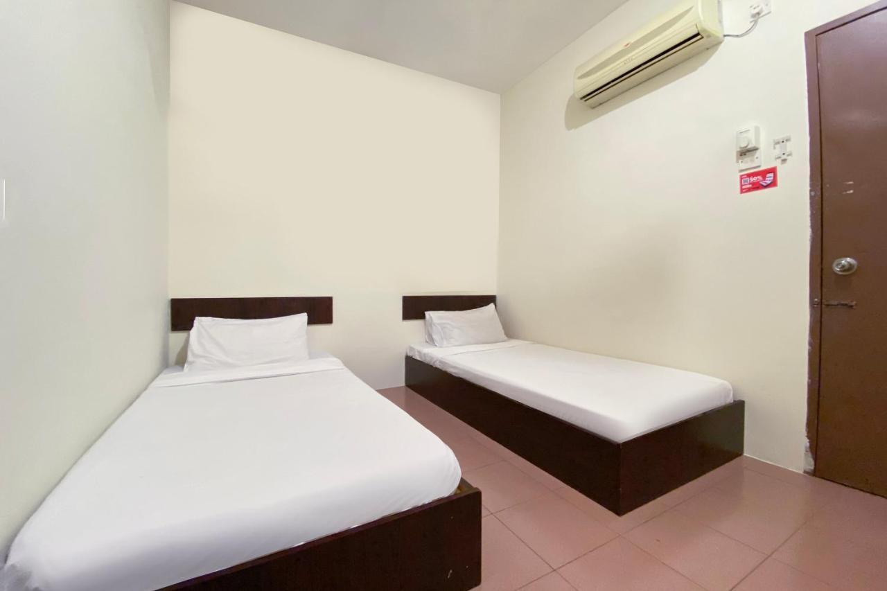 Spot On 89907 Motel Impian Seri Manjung Exteriör bild