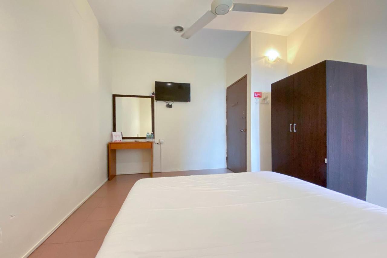 Spot On 89907 Motel Impian Seri Manjung Exteriör bild