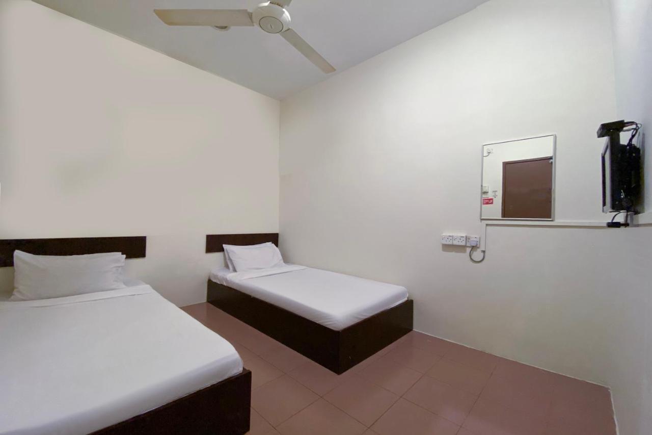 Spot On 89907 Motel Impian Seri Manjung Exteriör bild