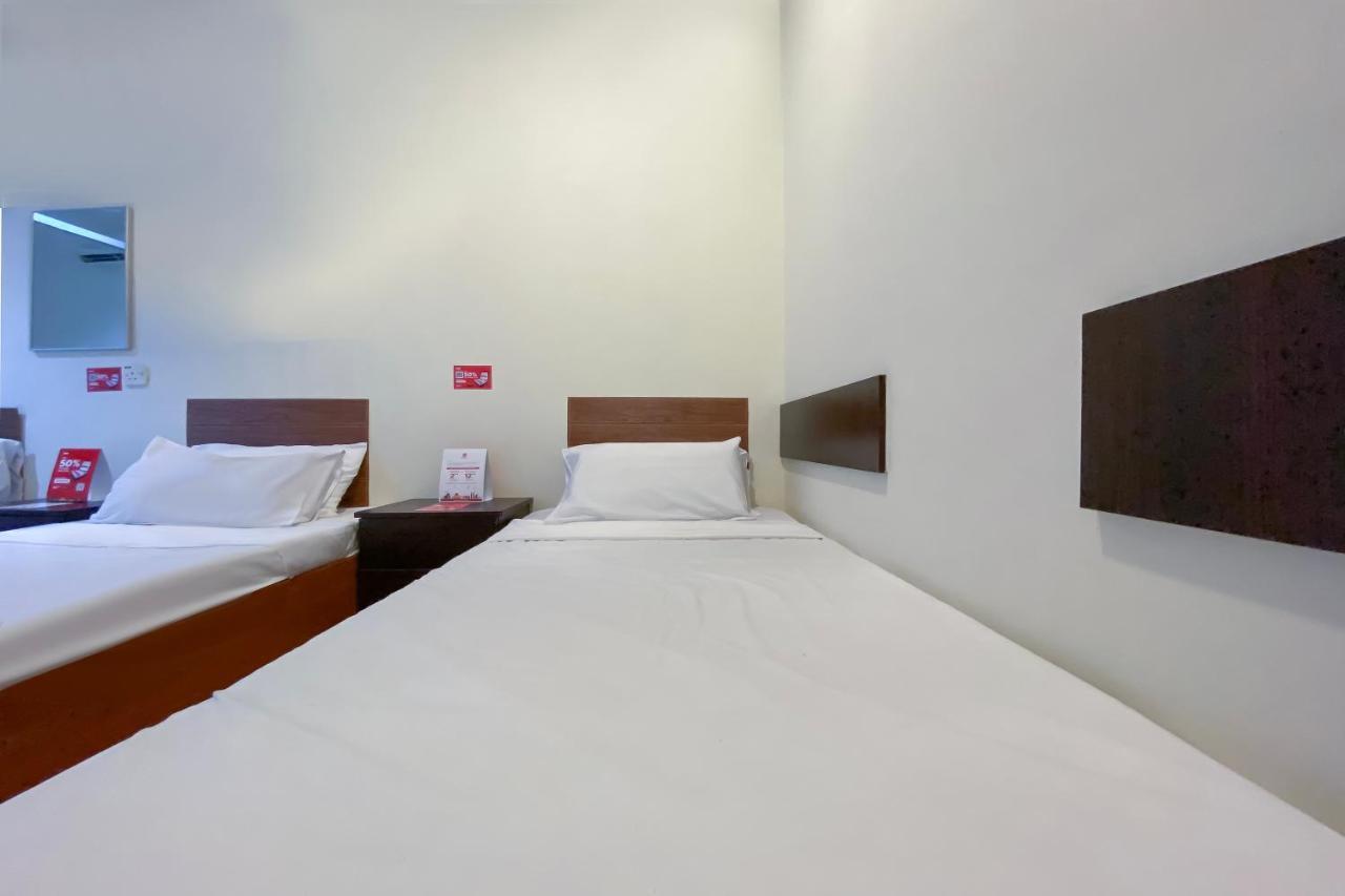 Spot On 89907 Motel Impian Seri Manjung Exteriör bild