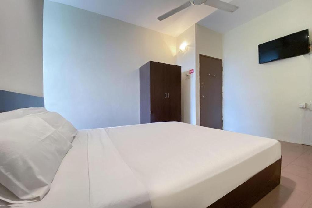 Spot On 89907 Motel Impian Seri Manjung Exteriör bild