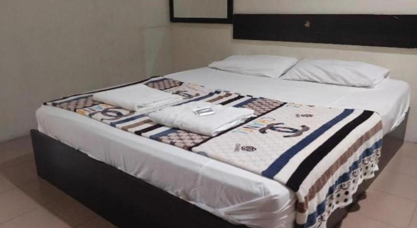 Spot On 89907 Motel Impian Seri Manjung Exteriör bild